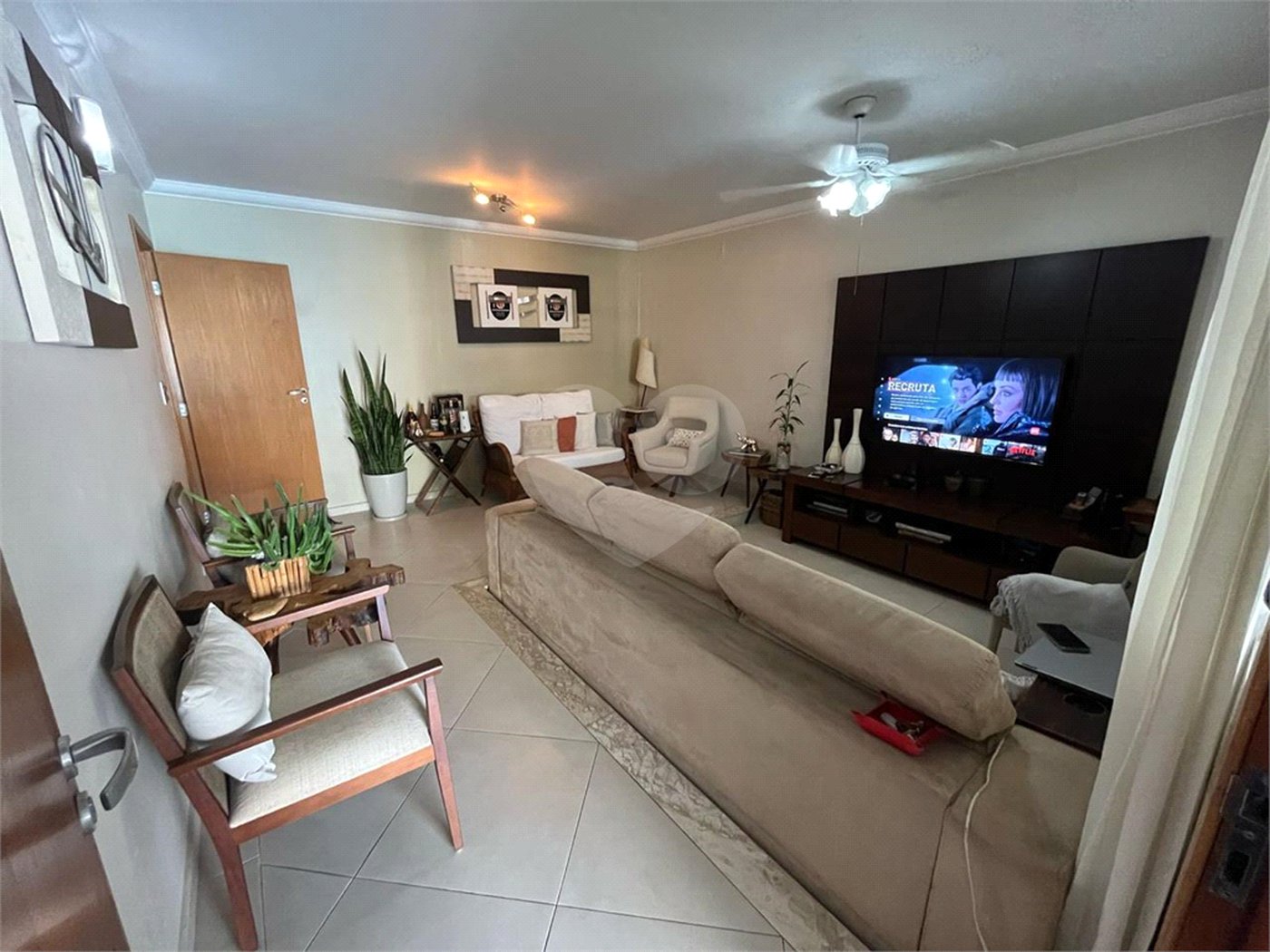 Casa à venda com 3 quartos, sendo 1 suíte,  em Jardim Casablanca, São Paulo, SP