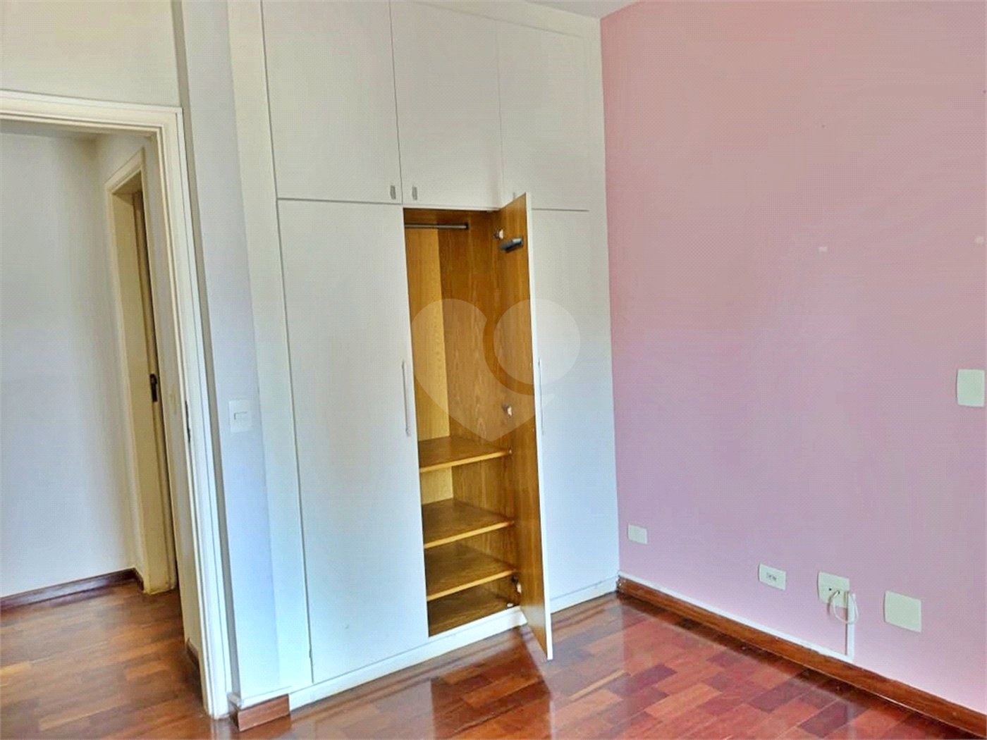 Apartamento à venda com 4 quartos, sendo 3 suítes,  em Vila Andrade, São Paulo, SP