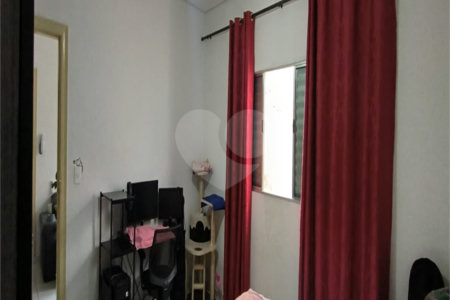 Casa Térrea à venda com 5 quartos, sendo 1 suíte, em Chora Menino, São Paulo, SP