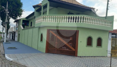 Casa à venda com 2 quartos, sendo 1 suíte,  em Vila Maria de Maggi, Suzano, SP