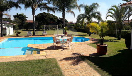 Casa à venda com 4 quartos, sendo 2 suítes, no condomínio Monte Belo, Salto - SP