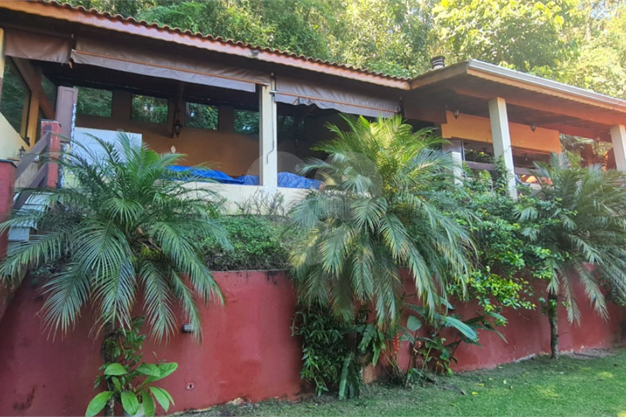 Casa à venda com 3 suítes no condomínio Parque Imperial da Cantareira, Mairiporã - SP
