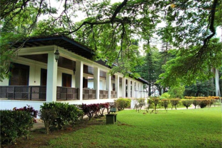 Casa à venda com 5 quartos, sendo 3 suítes, no condomínio Estância Marambaia, Vinhedo - SP