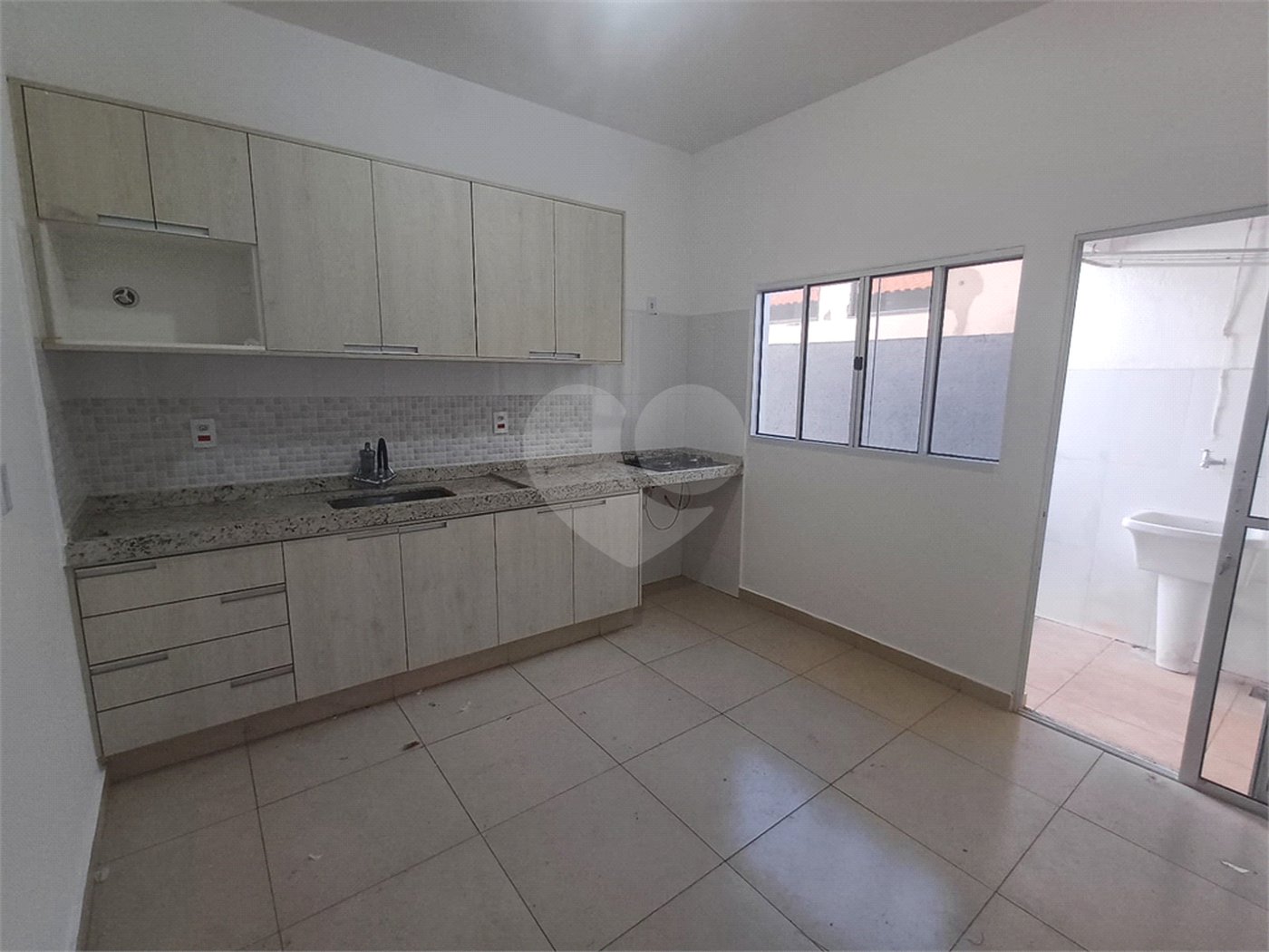Casa à venda com 3 quartos, sendo 2 suítes, no condomínio Sollaris, Araraquara - SP
