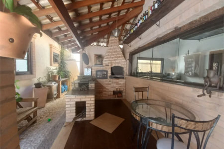 Linda casa com piscina localizada no melhor condomínio de Hortolândia - Green Park.