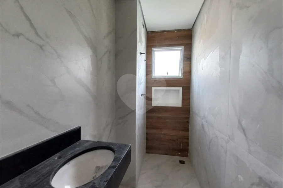 APARTAMENTO À VENDA- 01 DORMITÓRIO COM QUINTAL - 01 VAGA MOTO COM SACADA