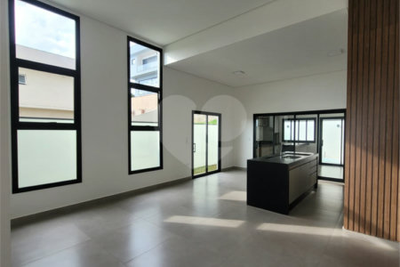 Casa à venda com 3 quartos, sendo 1 suíte, no condomínio Residencial Lagos D Icarai, Salto - SP