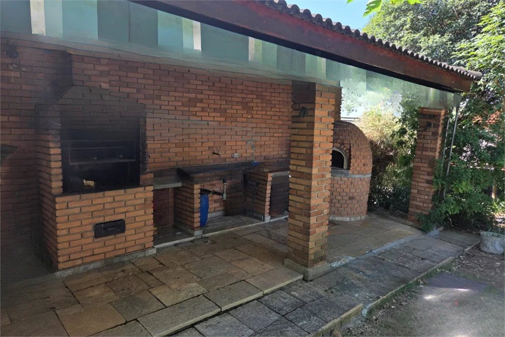 Casa à venda com 4 quartos, sendo 2 suítes, em Cidade São Francisco, São Paulo, SP