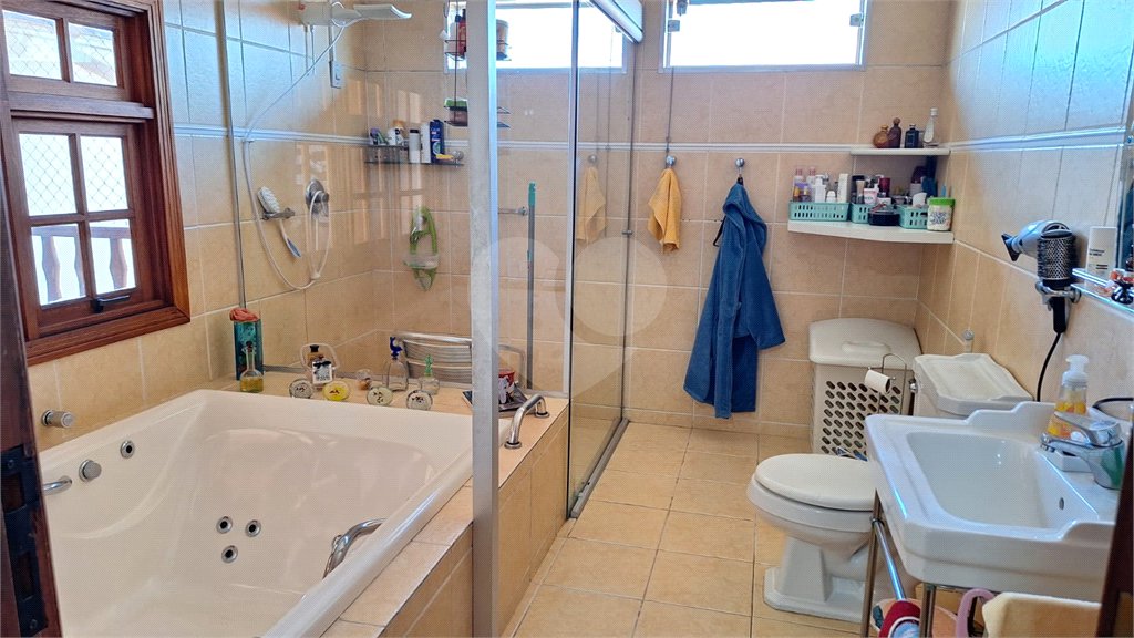 Sobrado à venda com 3 quartos, sendo 1 suíte, em Jardim Saira, Sorocaba, SP