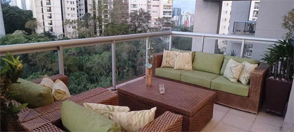 Apartamento à venda com 2 suítes em Parque do Morumbi, São Paulo, SP