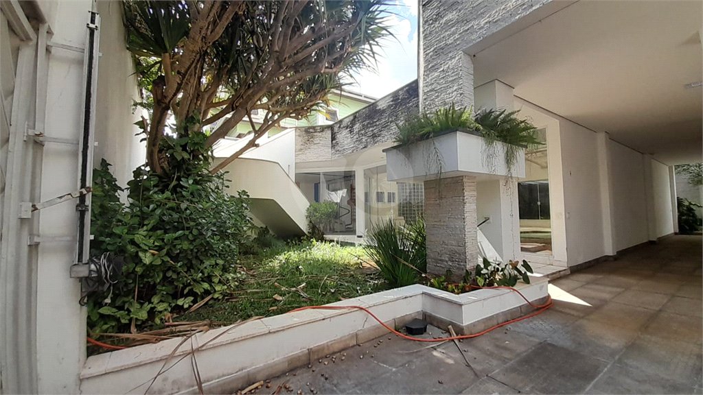 Sobrado à venda com 6 quartos, sendo 5 suítes, no Centro, São Bernardo do Campo, SP