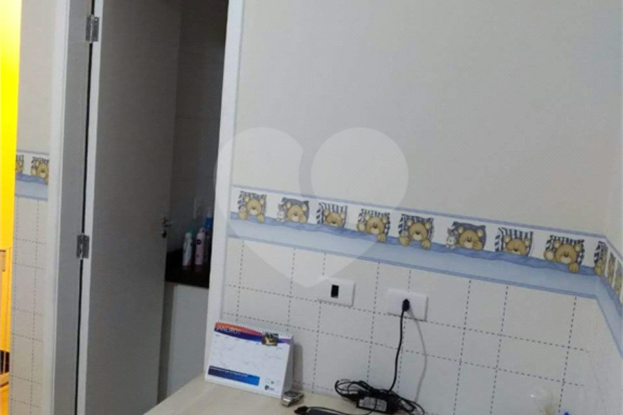 Casa à venda com 2 suítes no condomínio Residencial Matos, São Paulo - SP