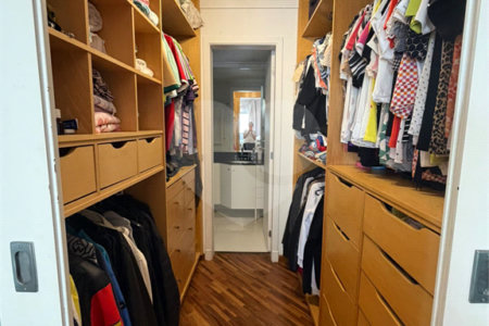 Apartamento à venda com 3 quartos, sendo 1 suíte,  em Vila Regente Feijó, São Paulo, SP