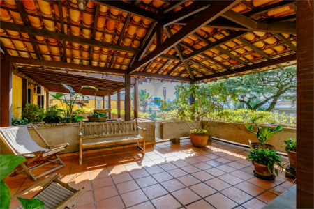Casa à venda com 4 quartos, sendo 2 suítes, em Jardim Everest, São Paulo, SP