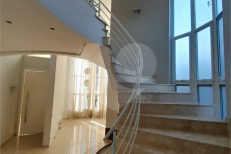 Casa à venda com 4 quartos, sendo 3 suítes, no condomínio Residencial Terras de Vinhedo, Vinhedo - SP