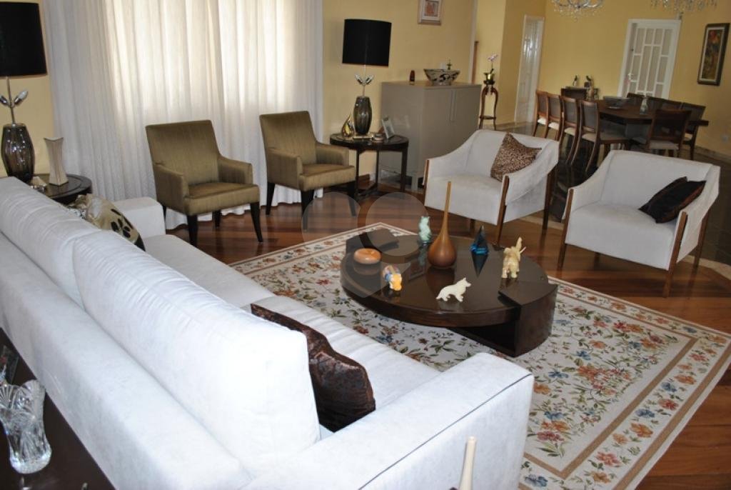 Casa à venda com 4 suítes no condomínio Praça Lagoa dos Patos,38, São Paulo - SP