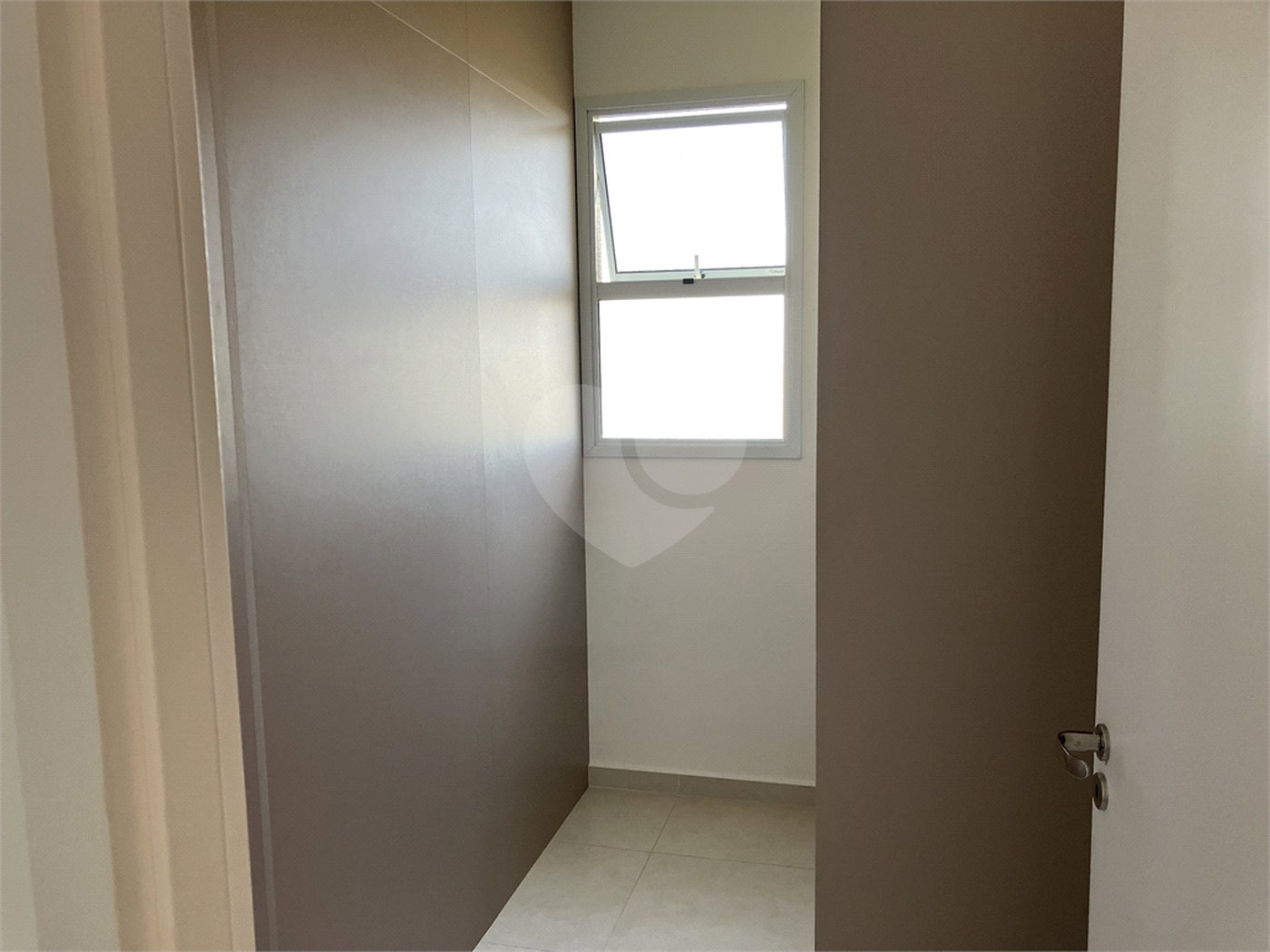 Apartamento à venda com 3 quartos, sendo 1 suíte, em Bairro da Vossoroca, Sorocaba, SP