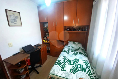 Sobrado à venda com 3 quartos, sendo 1 suíte, em Vila Nivi, São Paulo, SP