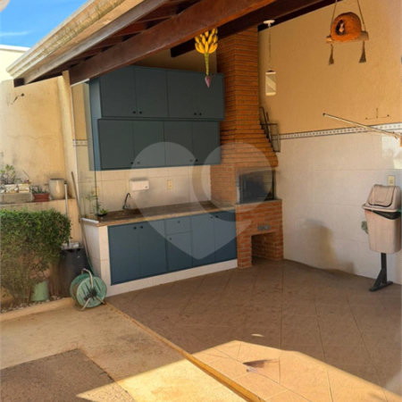 Casa à venda com 4 quartos, sendo 2 suítes, no condomínio Milennium, Valinhos - SP