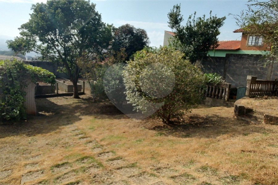 Casa à venda com 3 quartos, sendo 1 suíte, no Centro, Extrema, MG