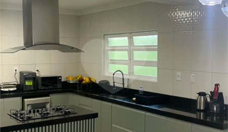 Casa à venda com 3 suítes em Vila Oceania, Poá, SP