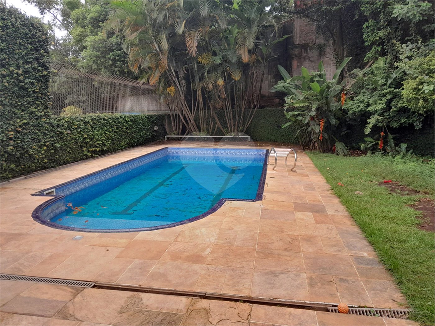 Sobrado à venda com 6 quartos, sendo 3 suítes, em Rolinópolis, São Paulo, SP