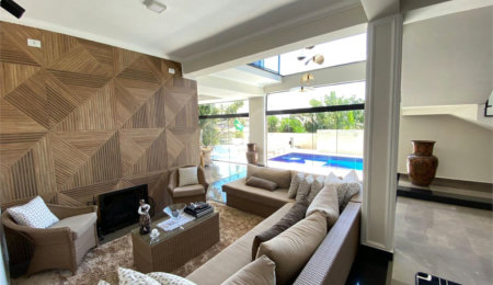 Casa à venda com 4 suítes em Vila Santista, Atibaia, SP