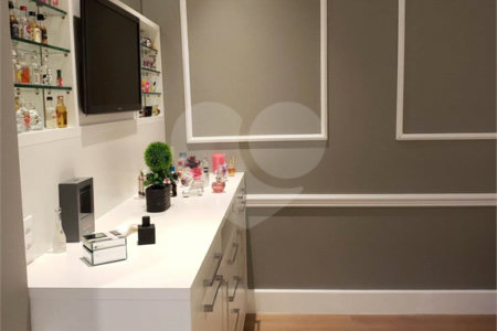 Triplex à venda com 4 suítes em Vila Oliveira, Mogi das Cruzes, SP