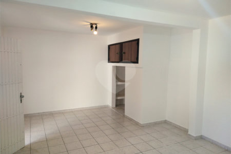 Sobrado à venda com 3 quartos em Chora Menino, São Paulo, SP