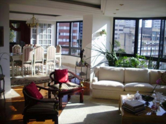 Apartamento à venda com 4 suítes em Real Parque, São Paulo, SP