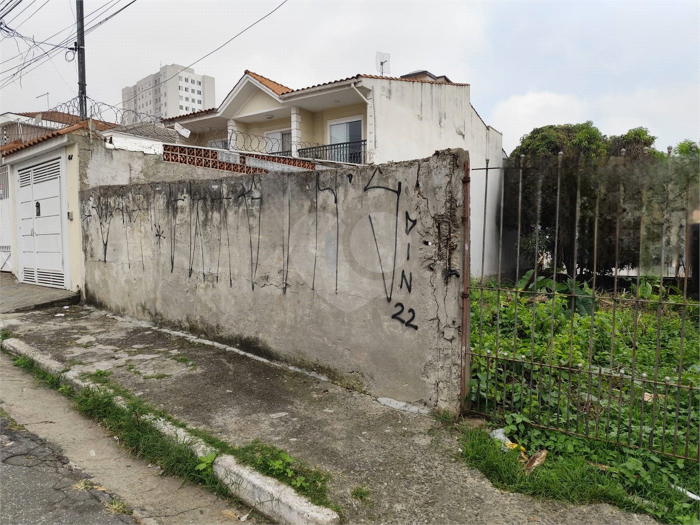 Terreno à venda com 1 suíte em Vila Constança, São Paulo, SP