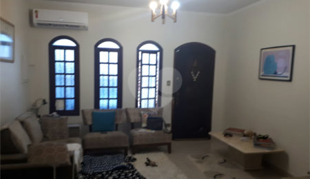 Sobrado à venda com 4 quartos, sendo 1 suíte, em Santana, São Paulo, SP
