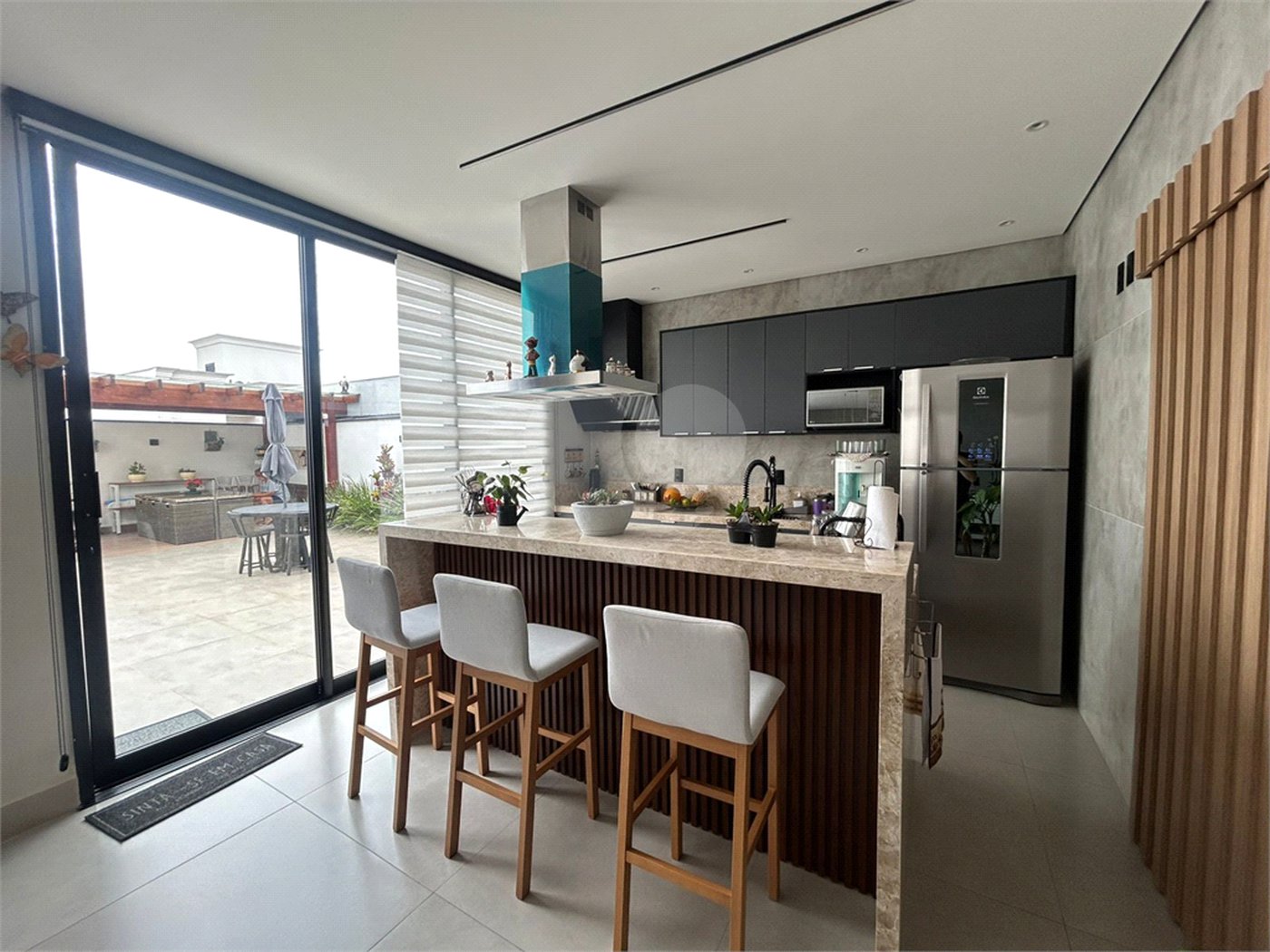 Casa à venda com 3 suítes no condomínio Renascence Residencial, Sorocaba - SP