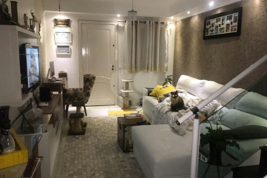 Casa à venda com 2 quartos, sendo 1 suíte, no condomínio Res Santa Inês, São Paulo - SP
