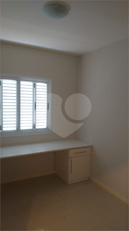 Casa à venda com 4 quartos, sendo 2 suítes, no condomínio Vila D'amalfi, Sorocaba - SP