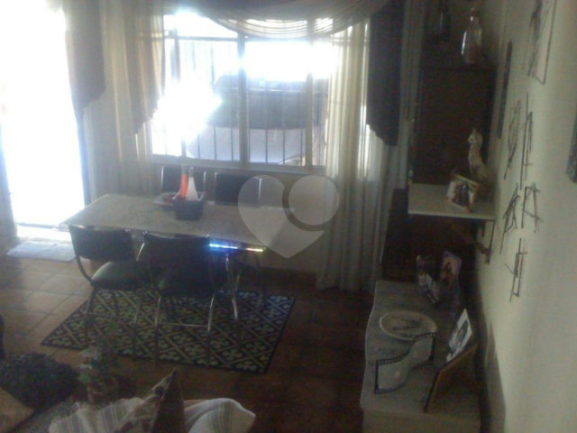 Sobrado à venda com 4 quartos, sendo 1 suíte,  em Jardim Peri, São Paulo, SP