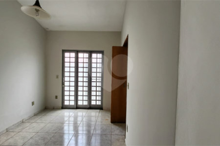 Casa à venda com 2 quartos, sendo 1 suíte, em Vila Suconasa, Araraquara, SP