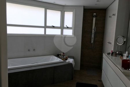 Apartamento para alugar com 3 suítes em Itaim Bibi, São Paulo, SP