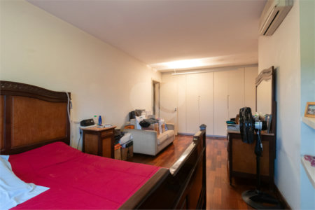 Apartamento à venda com 4 quartos, sendo 2 suítes,  em Alto de Pinheiros, São Paulo, SP
