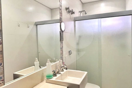 Villagio à venda com 5 quartos, sendo 3 suítes, em Vila Petrópolis, Atibaia, SP