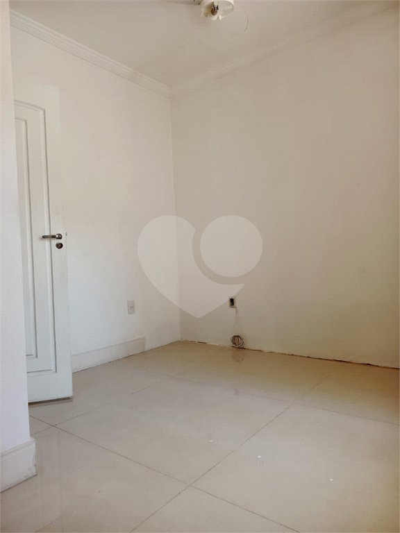 Casa à venda com 4 quartos, sendo 1 suíte, no condomínio Atlantico Sul, Rio de Janeiro - RJ