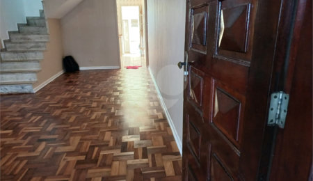 Sobrado à venda ou para alugar com 3 quartos em Tremembé, São Paulo, SP