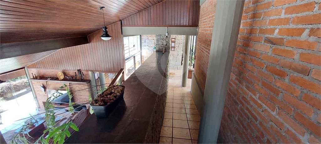 Casa à venda com 3 quartos, sendo 2 suítes, no condomínio Alpes de Caieiras, Caieiras - SP