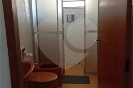 Casa à venda ou para alugar com 7 quartos, sendo 1 suíte,  em Vila Mogilar, Mogi das Cruzes, SP