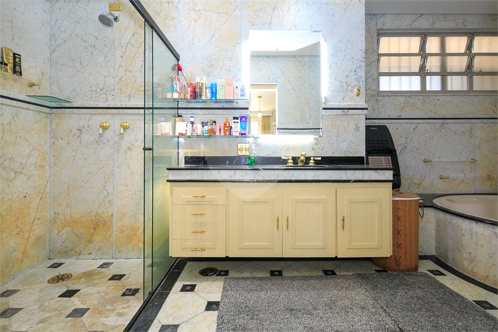Casa Térrea à venda com 4 suítes em Jardim Marajoara, São Paulo, SP