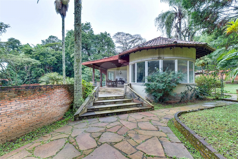 Casa à venda com 5 suítes no condomínio Chácara Flora, São Paulo - SP