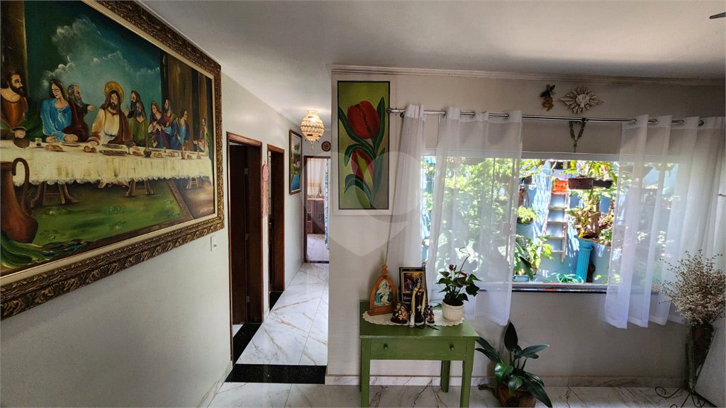 Sobrado à venda com 4 quartos, sendo 1 suíte, em Vila Romão, Salto, SP