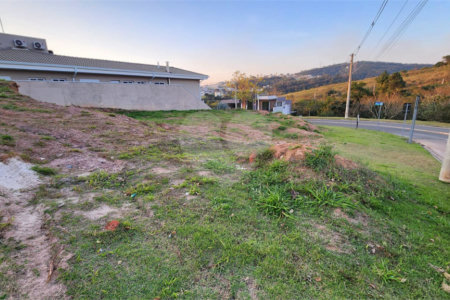 Terreno à venda no condomínio Santa Isabel I, Louveira - SP