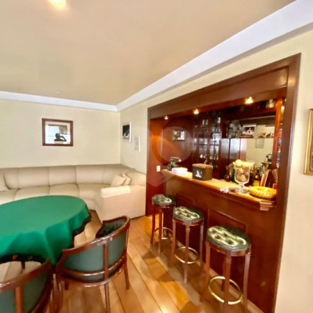 Apartamento à venda com 4 quartos, sendo 2 suítes, em Pinheiros, São Paulo, SP