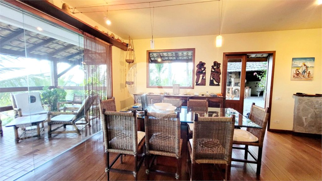 Casa à venda com 3 suítes no Centro, Santa Cruz Cabrália, BA